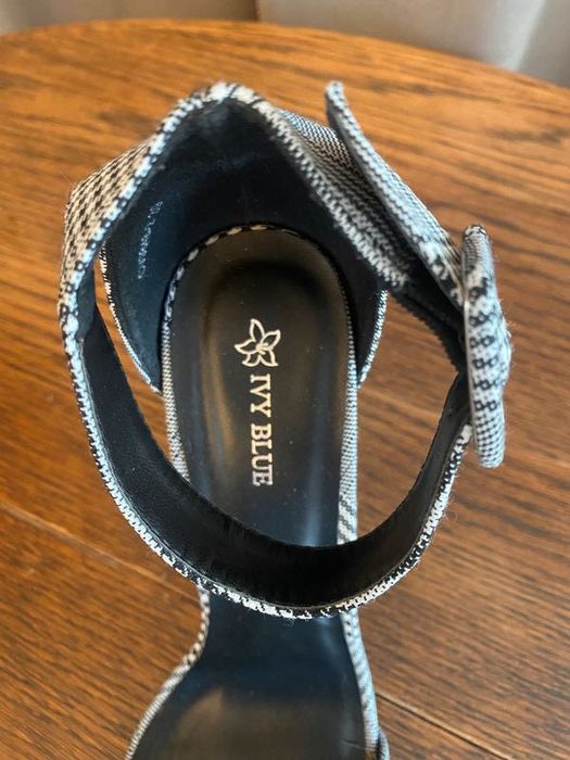Buty na obcasie j. nowe r 39