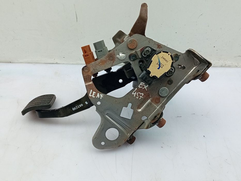 Pedal da embraiagem NISSAN Leaf EV (ZE1)