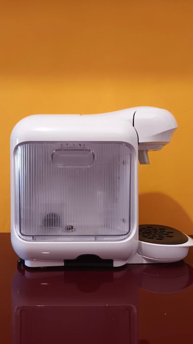 Cafeteira bosch branca semi nova