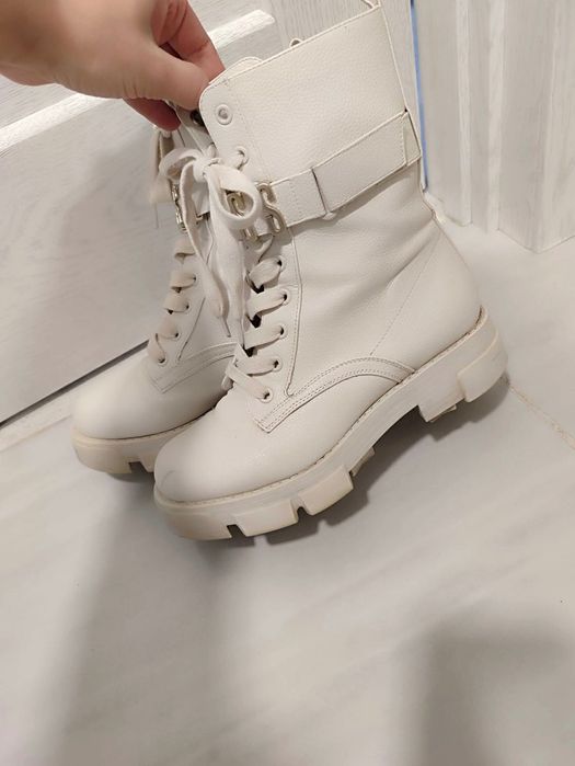 Ботінки жіночі Guess