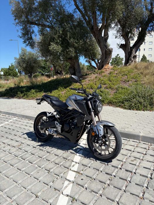 Honda CB125R 2023