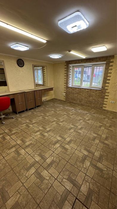 Продам комерційне приміщення в центрі