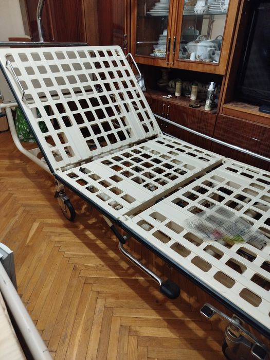 Медичне ліжко багатофункціональне