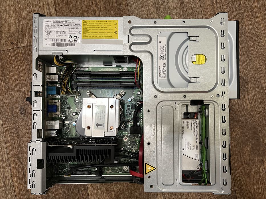 Fujitsu Esprimo E720