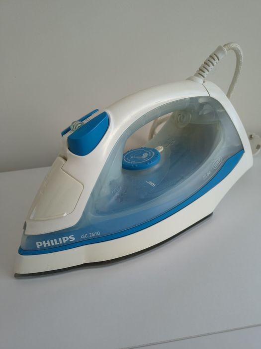 Праска Philips  GC2810