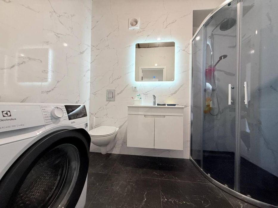 2к в обжитій новобудові, є ремонт. Двостороння, видовий пов. 39918