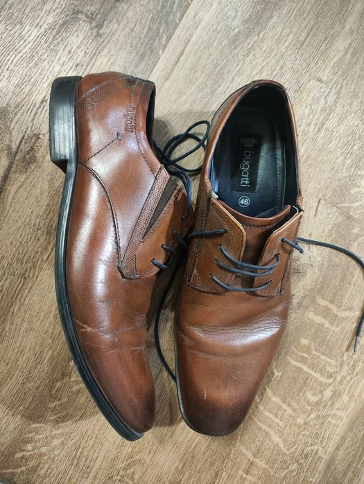 Buty męskie półbuty Bugatti 46 koniakowy kolor