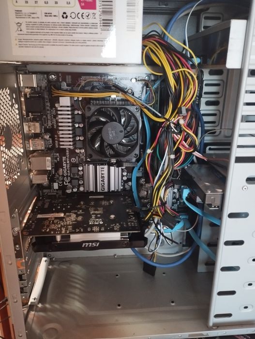 Komputer stacjonarny