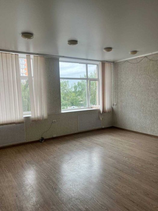Оренда офісних кабінетів 15- 50 м² у спокійній локації