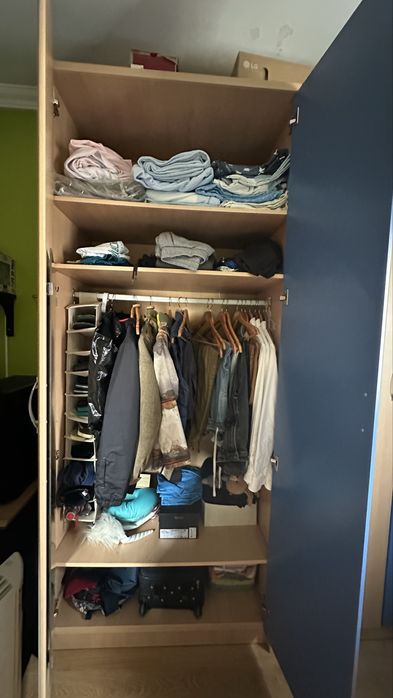 Quarto juvenil/cama com gavetões e roupeiro