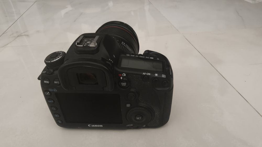 Câmara Canon 5D Mark III com Lente 24-70mm à Venda!