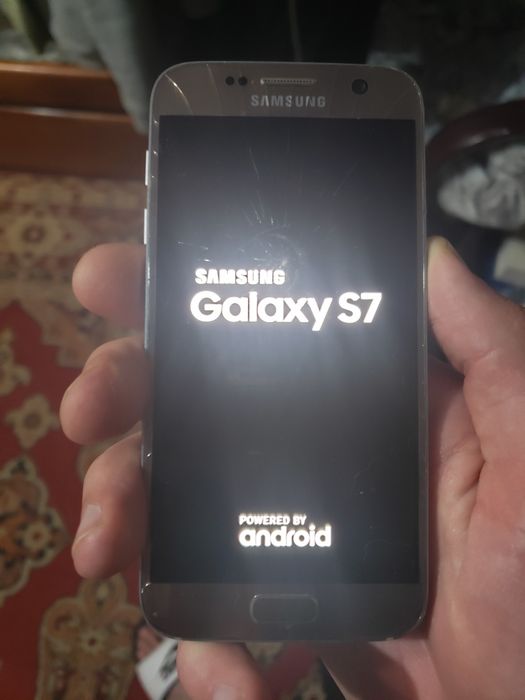 Телефони і планшети продаж