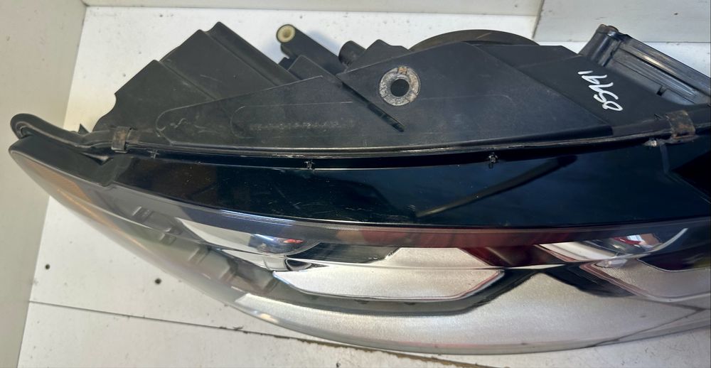 правая фара Passat cc 2013 2014 2015 2016 USA 3C8941752H