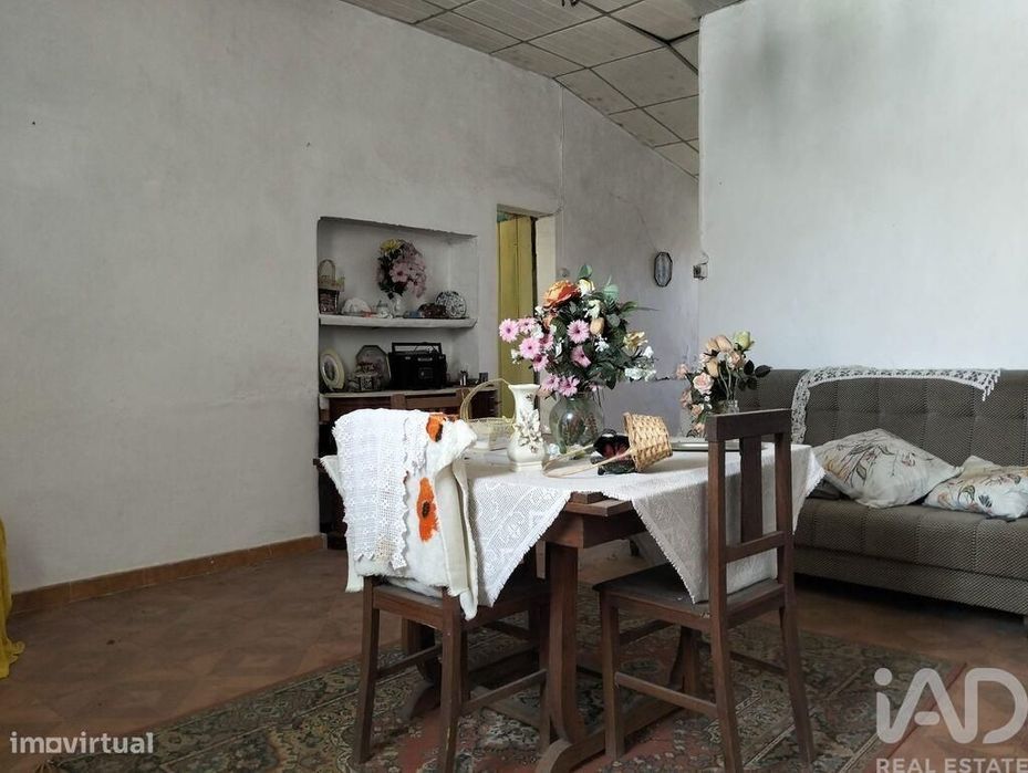 Casa / Villa T2 em Brogueira, Parceiros de Igreja e Alcorochel