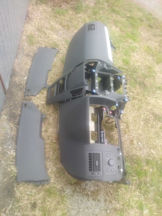 Opel Zafira B Deska rozdzielcza airbag pasażera kierowcy