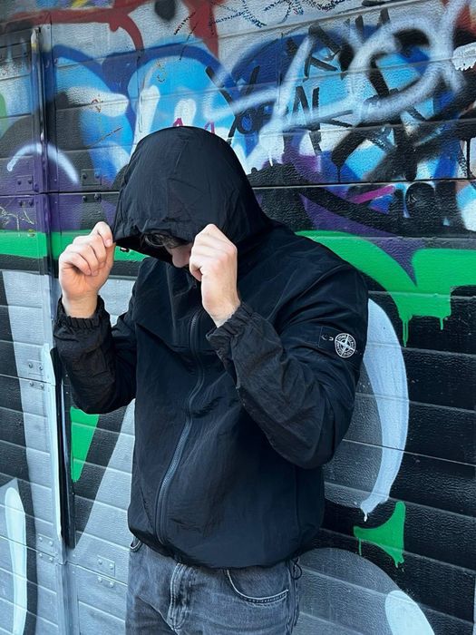 Stone Island — легка вітровка