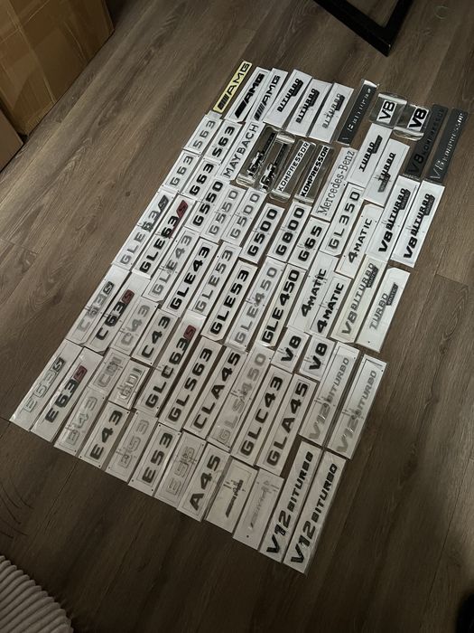Шильдик наклейка надпис E63 C63 S63 G63 GLE63 AMG A45 GL350 4matic