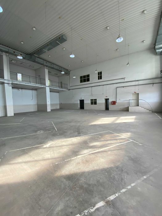 Комерційні та складські площі, офісні приміщення