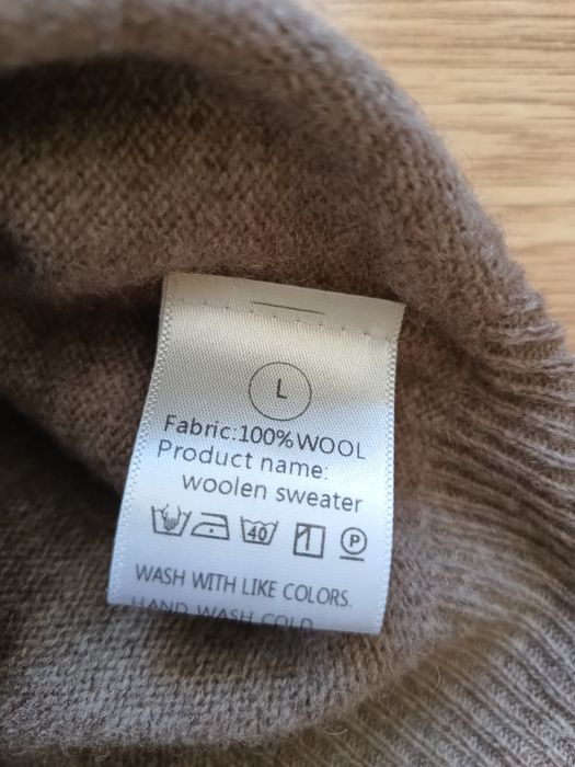 (r. M/L) wełniany sweterek z rękawem 3/4