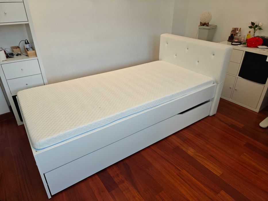Łóżko młodzieżowe Meblik Tapicerowane Białe Materac 190x90 Szuflada