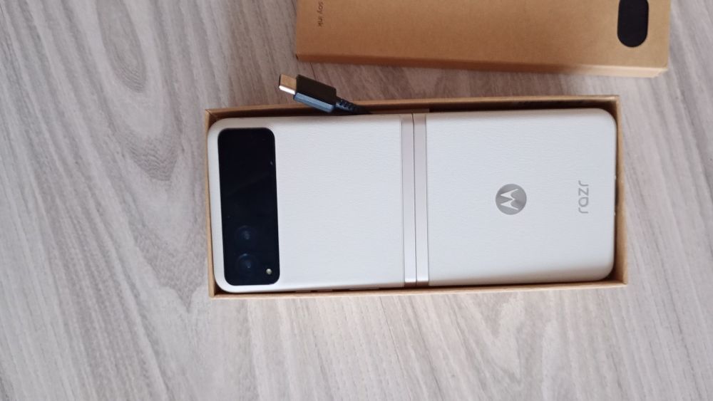 Motorola Razr 40