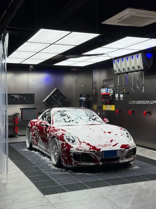 Пройесійне стельове освітлення для СТО, детейлінгу, гаражів, шоу-румів