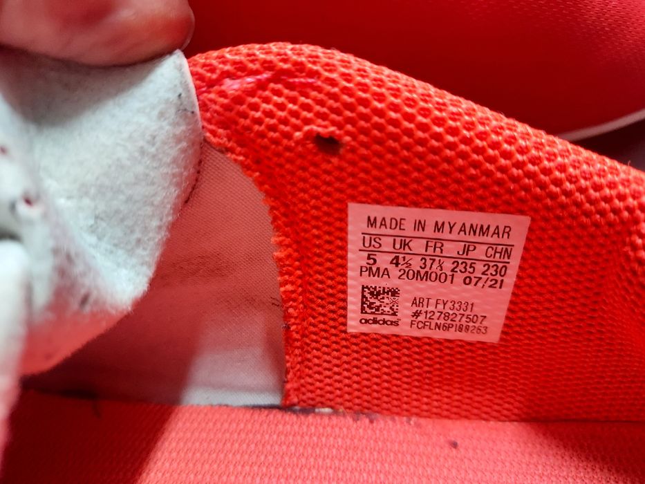 Chuteiras de futsal/ futebol