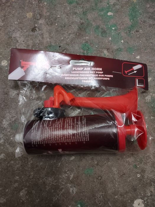 Trąbki kibica z pompką