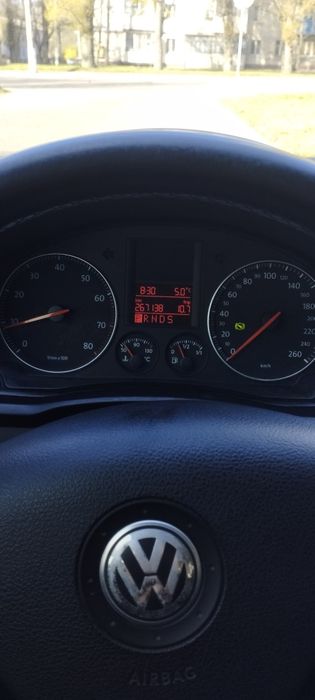 Volkswagen Golf V 1.6 mpi