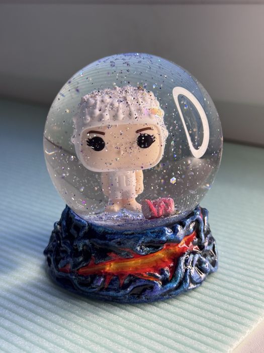 Снігова куля подарунок Stranger Things Дивні Дива Kinder Joy Funko Pop