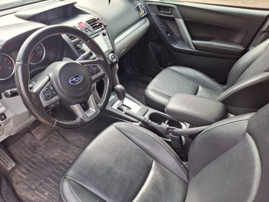 Subaru Forester 2016 рік