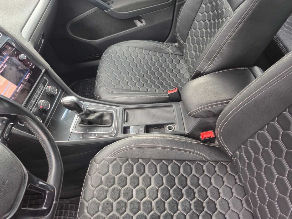 Автомобіль Volkswagen Golf