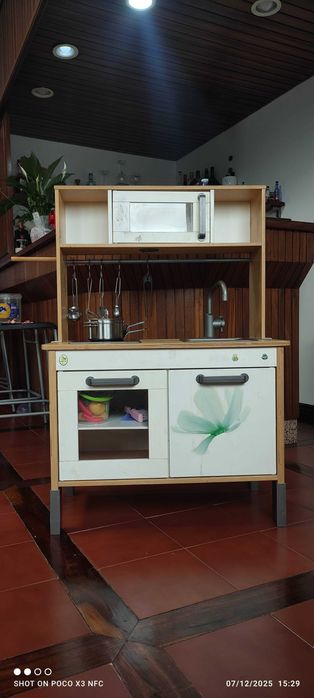 Cozinha Ikea de madeira