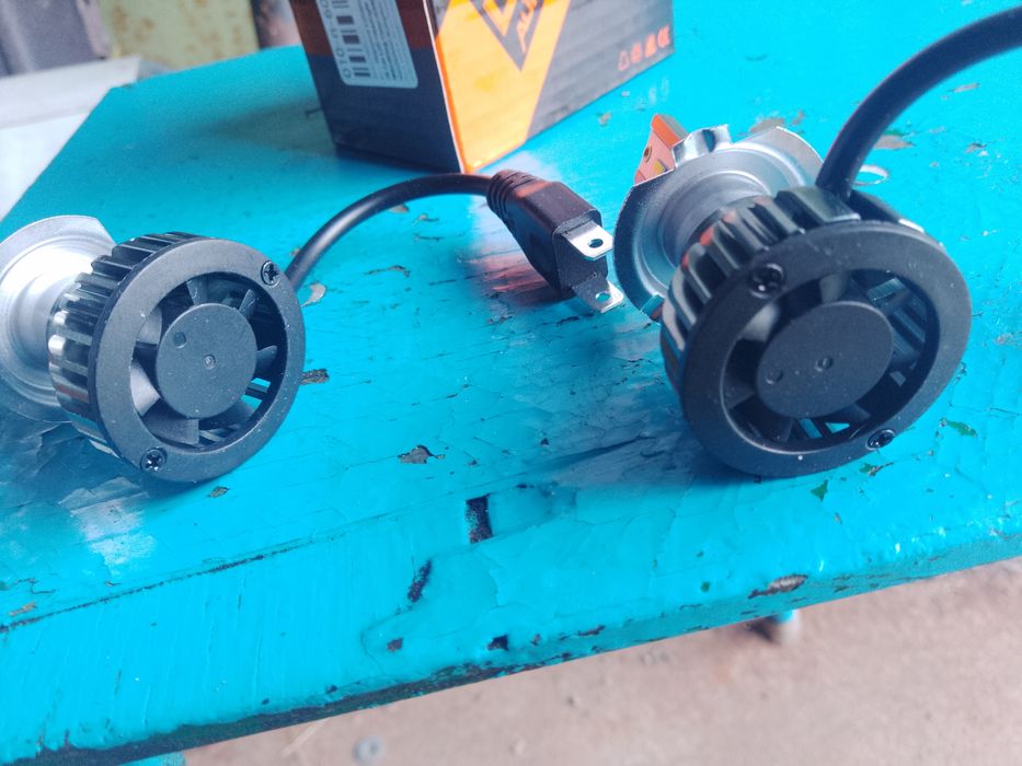 Авто лампи ледь h7