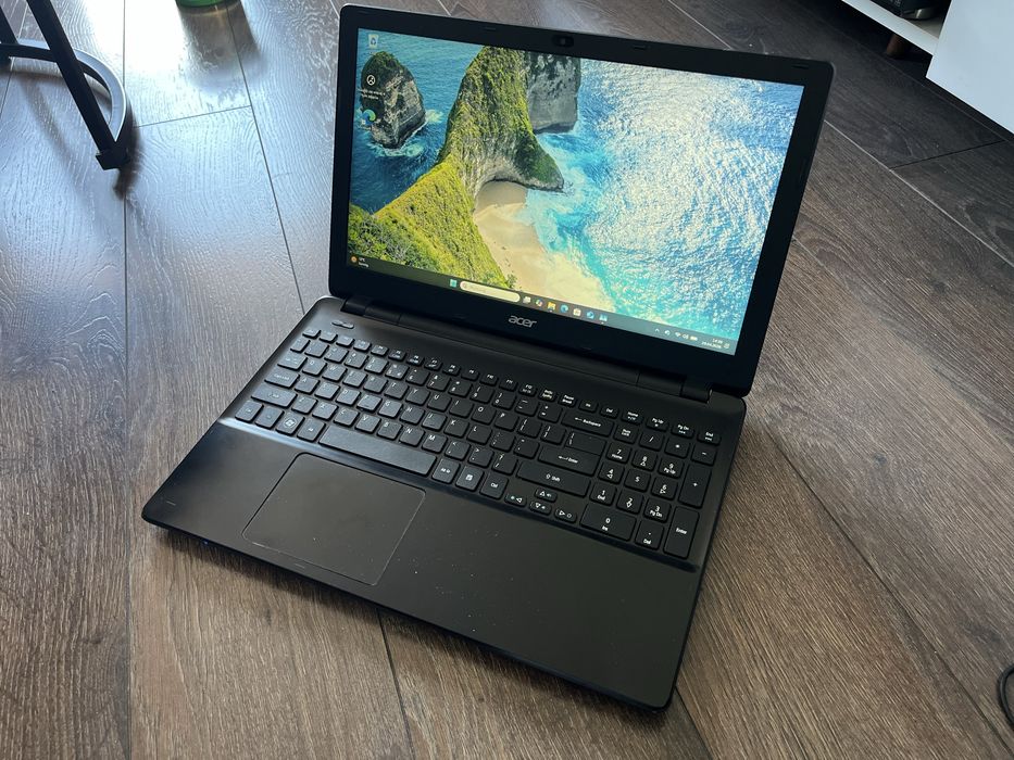 Laptop Acer  E5-571G  intel i3 4030U / 250GB SSD / 12 GB  / Windows 11