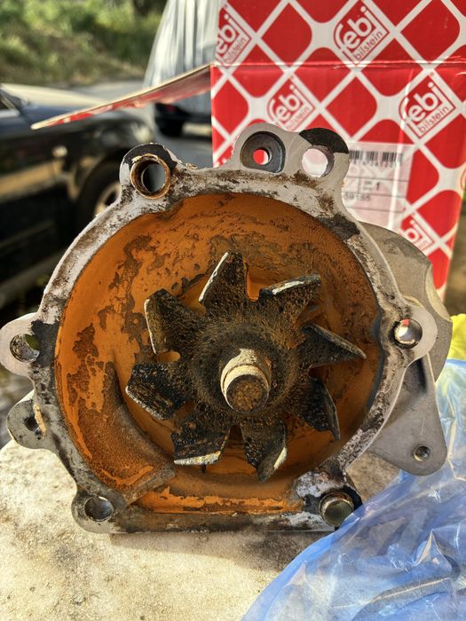 Bomba de àgua para Toyota Hilux (anos 80)