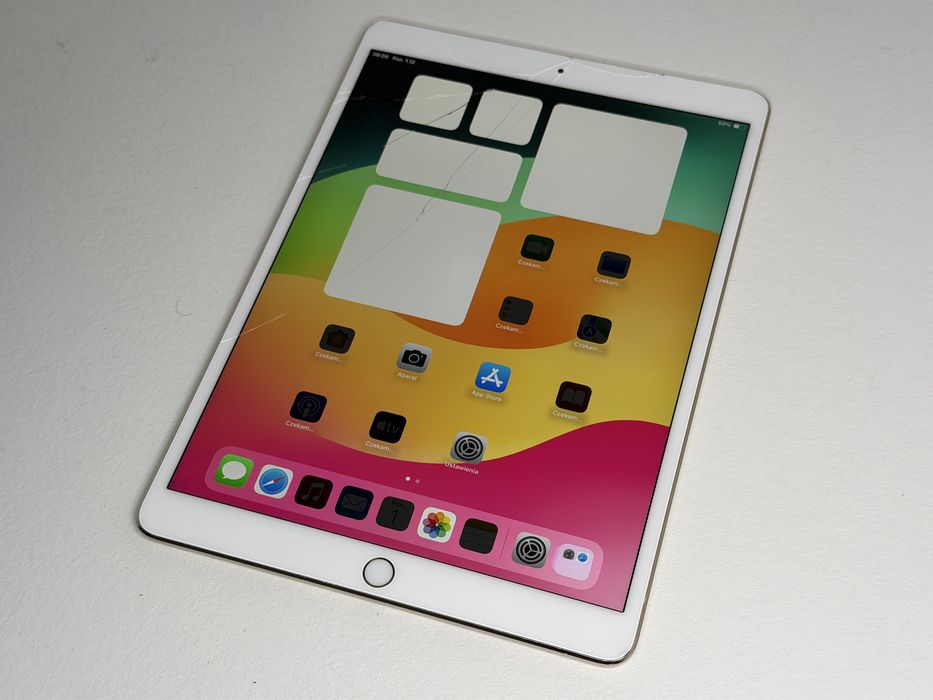 iPad Pro 10.5 (A1701) - 256GB - pęknięty - faktura VAT 23%