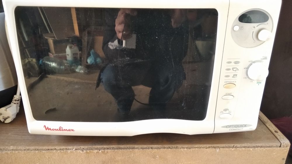 Продам мікрохвильовку по запчастинах