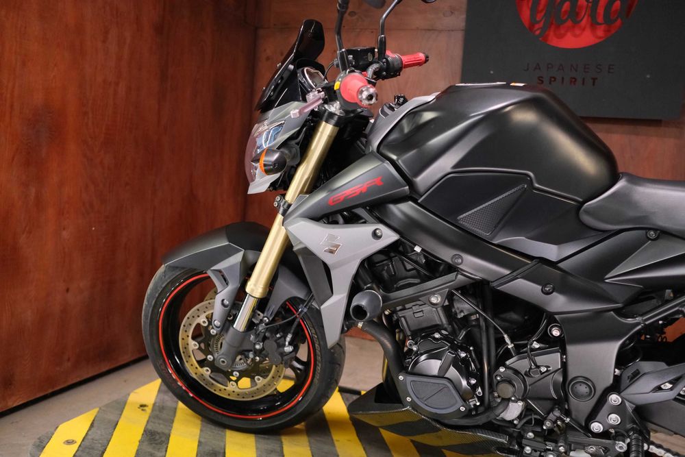 Suzuki GSR750 із Японії