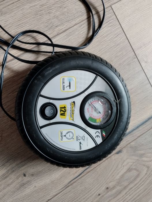 Kompresor z manometrem