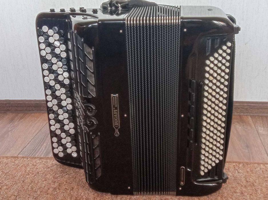 Akordeon Bugari 550 ars/c - świetny stan!
