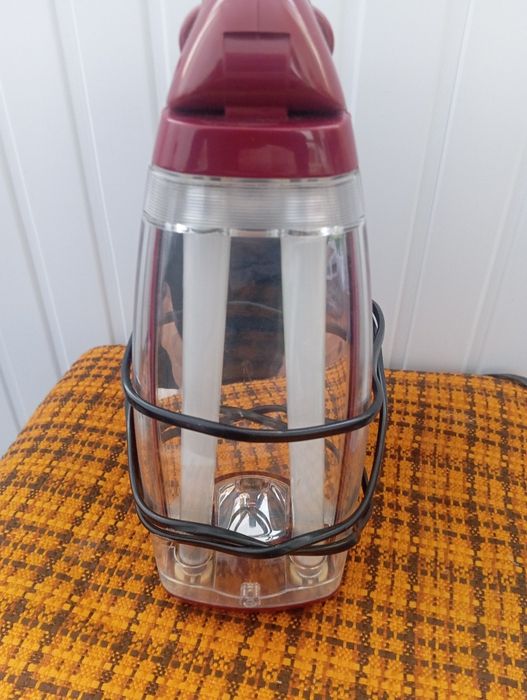 перезаряжаемый фонарь с AM/FM-радиоприемником Nova H4-782.