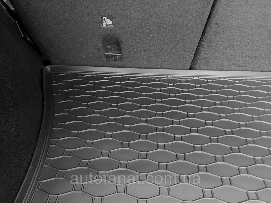 Tesla Коврик в багажник Тесла Model 3, Y, X, Резиновий Чехія