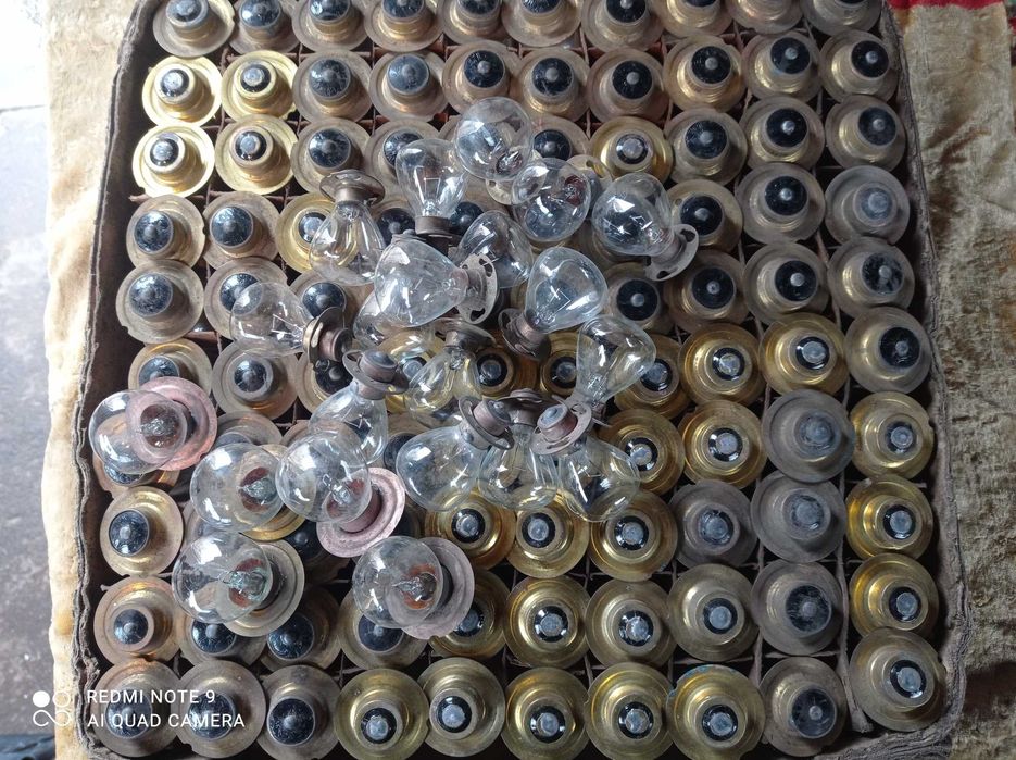 Лампочки автомобильные фарные на 12в и 24в. Новые. Пр-во СССР.