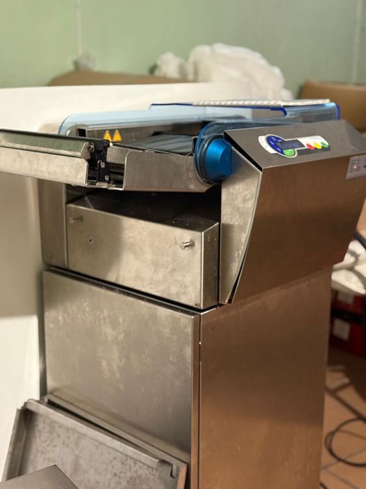 Пакувальна ( упаковочна)машина, апарат. Для магазинів, супермаркетів