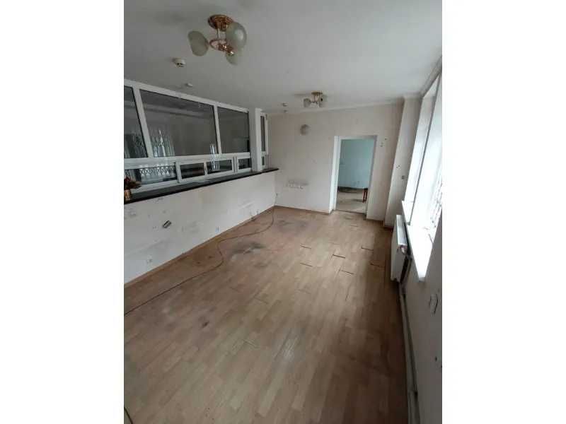 ОРЕНДА – приміщення 1-го поверху площею 98,8 кв.м. м. Сторожинець