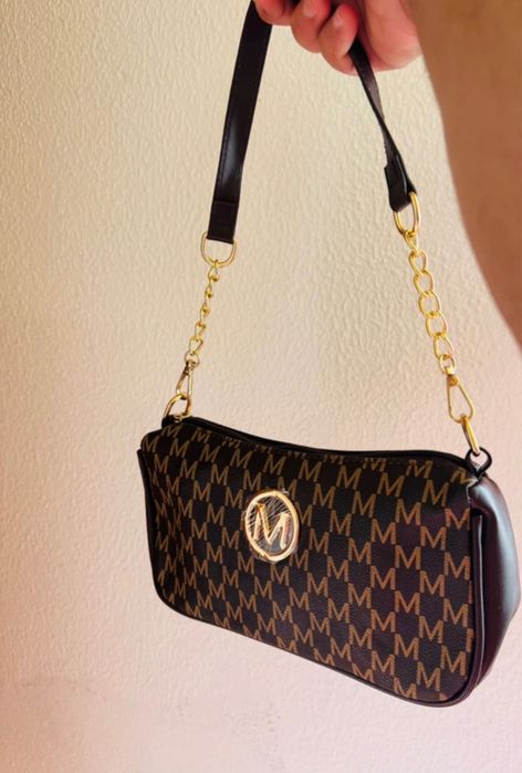 Bolsa feminina elegante preta e dourada – Como nova – 10€