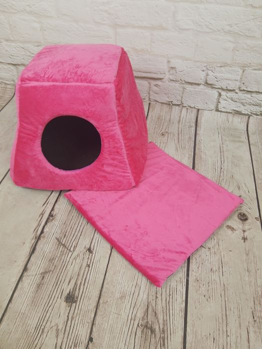 Nowe legowisko budka dla szczeniaka małego pieska psa