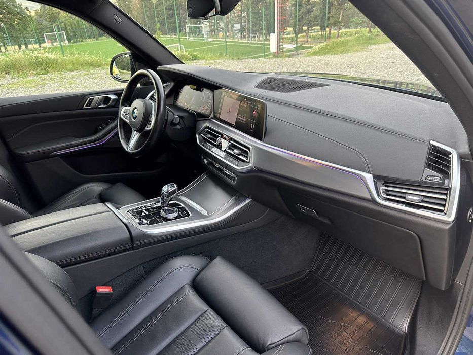 Bmw X5 50i 2019.