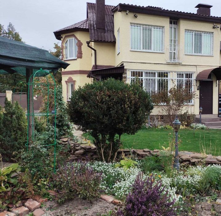 Будинок в центрі м. Полтава. Елітна нерухомість.